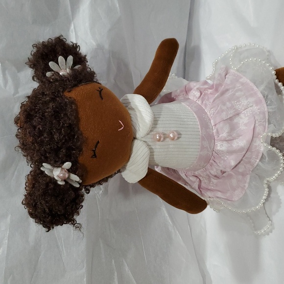 Pretty‎ brown skin Ballerina doll in pink white chiffon pearl trim dress - Picture 8 of 14